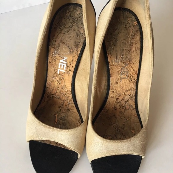 Chanel peep toe platform pumps - Picture 3 of 8